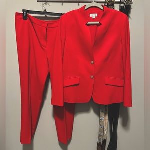 Red suit - Tahiri